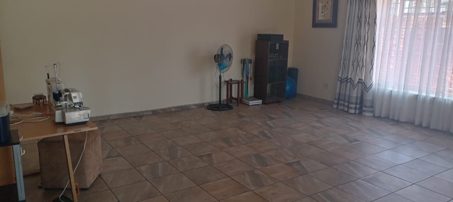 3 Bedroom Property for Sale in Safari Gardens North West